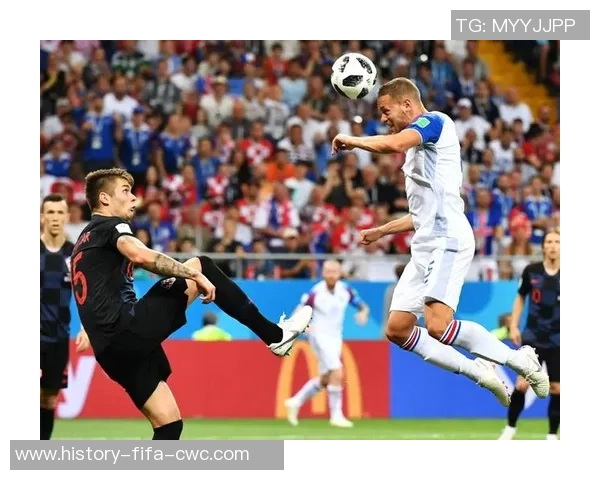 足球搞基视频揭秘球场背后的友情与激情瞬间